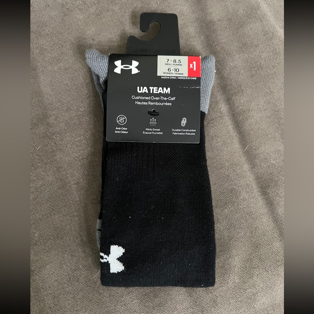 NEW MENS UNDER ARMOUR Cushioned Over the Calf Socks Size: M 7-8.5 W 6-10